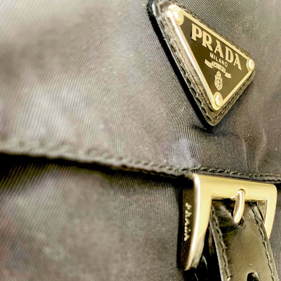 Prada purse - Picture 4 of 8